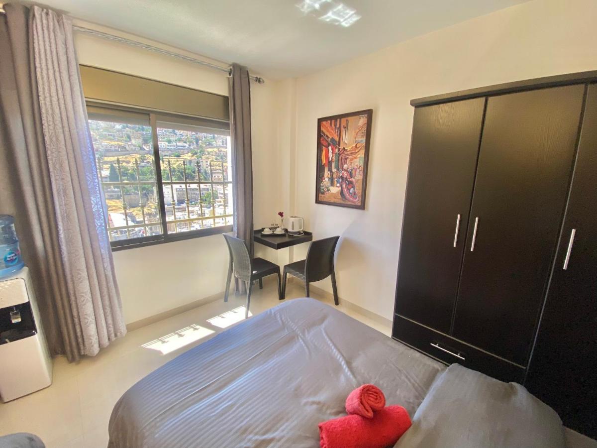 Villa Mira Guesthouse 2 - Downtown Central Amman - Al Diyrih エクステリア 写真