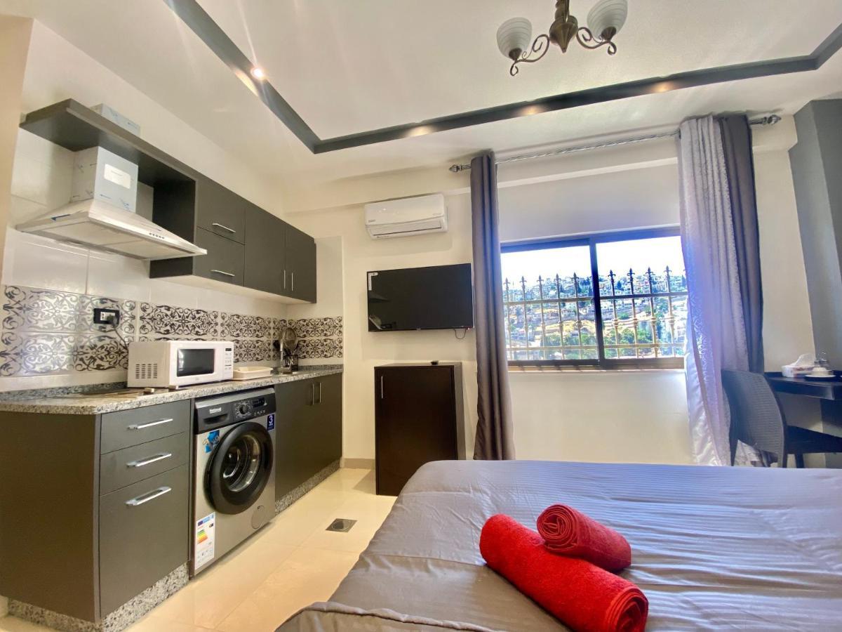 Villa Mira Guesthouse 2 - Downtown Central Amman - Al Diyrih エクステリア 写真